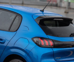 Peugeot 208 Allure vs Opel Corsa Elegance