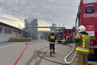Gręboszów: Wybuch i pożar silosu – Trwa wielka akcja gaśnicza