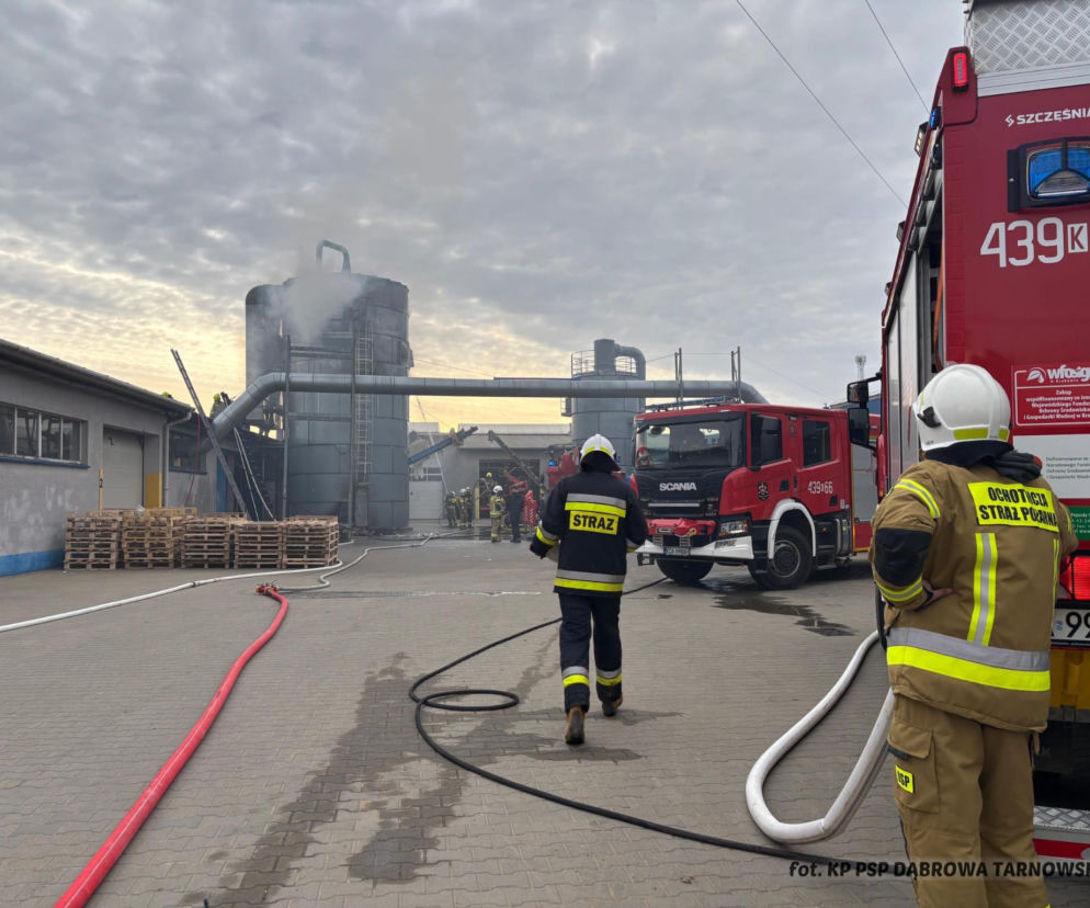 Gręboszów: Wybuch i pożar silosu – Trwa wielka akcja gaśnicza