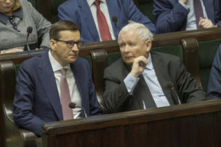 Od bankiera do polityka z flagą. Kolejne odsłony Mateusza Morawieckiego