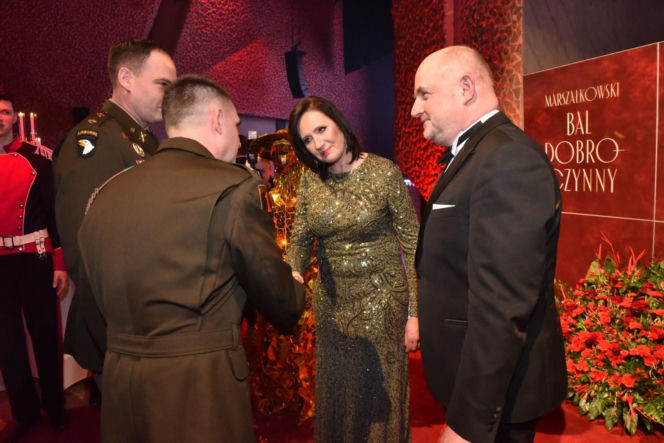 XIV Marszałkowski Bal Dobroczynny w CKK Jordanki. Zdjęcia ze środka. Efektowne kreacje VIP-ów