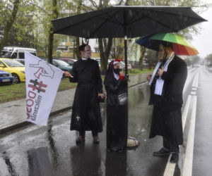 Urodziny Ojca Rydzyka zorganizowane przez środowiska feministyczne