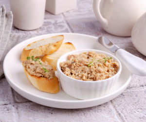 Pasty kanapkowe w PRL – sprytne smarowidła z niczego, które smakowały wszystkim