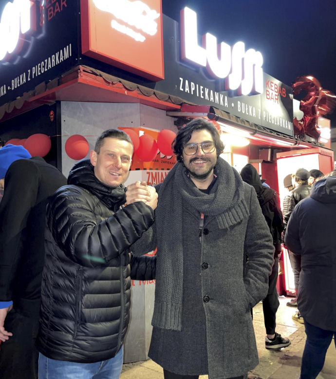 Akcja bicia rekordu Guinnessa pod barem Lussi. To najdłuższa zapiekanka na świecie!