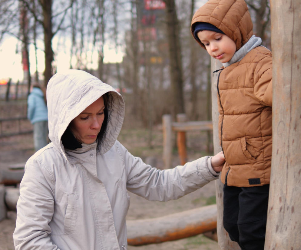 W dzień wiosna, rano zima. Jak ubierać dzieci w czasie przedwiośnia?