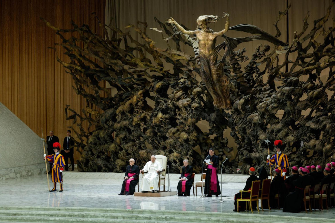 Papież Franciszek w szpitalu. Miał poważne problemy z głosem podczas audiencji
