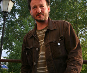 Robert Więckiewicz zaczynał w technikum budowlanym. Tak wyglądała jego niezwykła metamorfoza