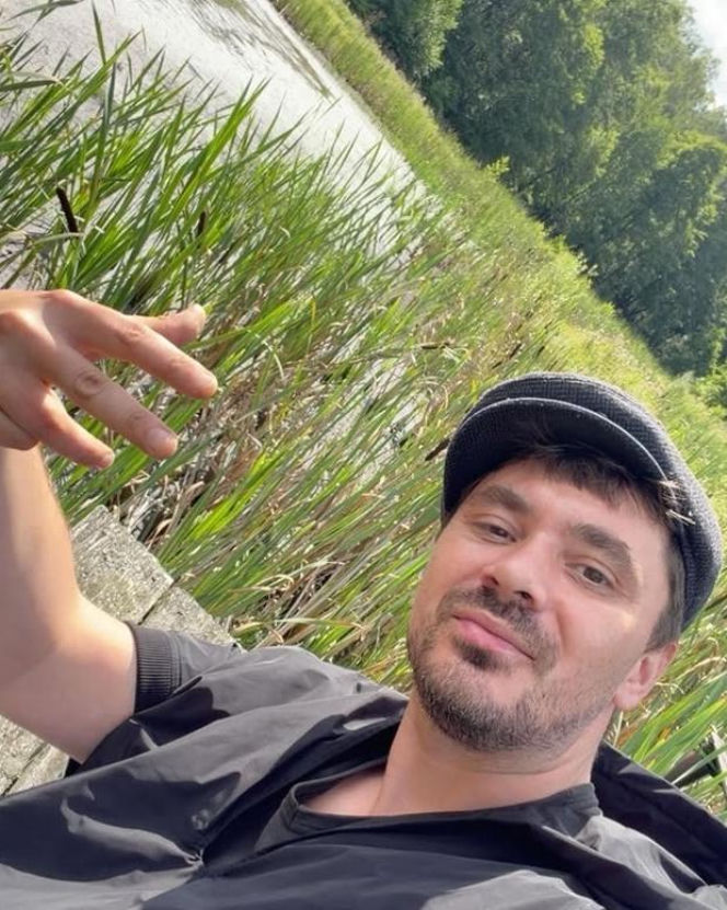 Trzymajcie się! Daniel Martyniuk długo złorzeczył na Instagramie, po czym wystąpi w telewizji! Przeszedł w tym celu przeszkolenie wojskowe