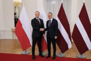 Prezydent Karol Nawrocki z wizytą na Łotwie. Główne tematy to bezpieczeństwo i sytuacja na Bałtyku