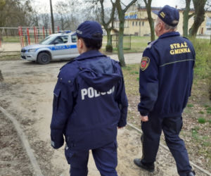 Łamią obowiązujące przepisy. Policjanci z kujawsko-pomorskiego wlepiają mandaty