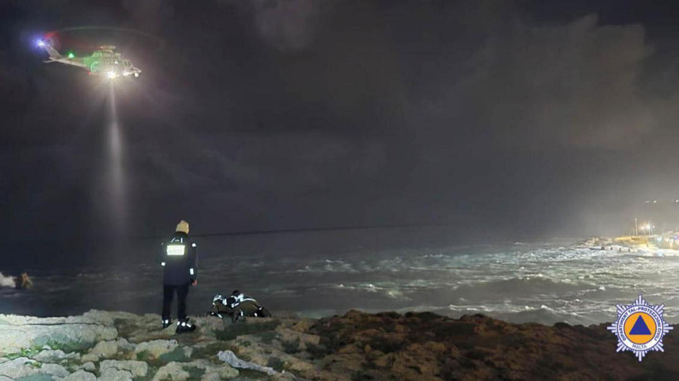 13-letnia Oliwia porwana przez falę. Rodzinny spacer zakończył się tragedią