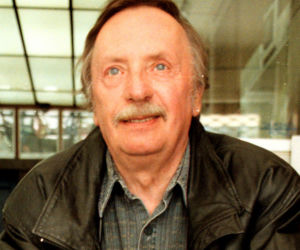 Wojciech Pokora odzywa się z zaświatów i siada z żoną w fotelu