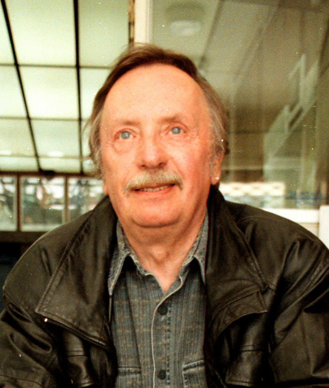 Wojciech Pokora odzywa się z zaświatów i siada z żoną w fotelu