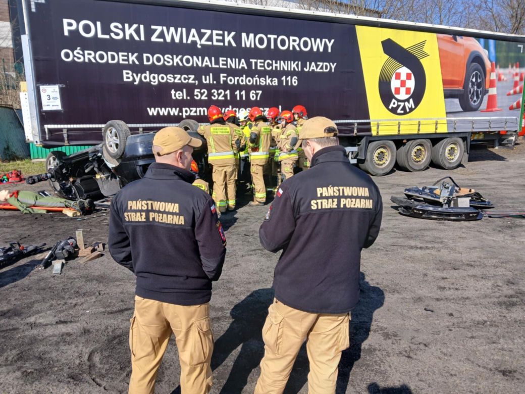 Wszystko było jak podczas prawdziwej akcji. Strażacy w Bydgoszczy dali pokaz swoich umiejętności