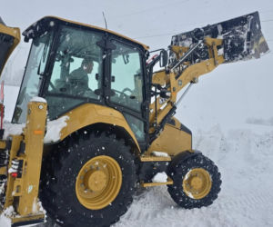 Atak zimy na Warmii i Mazurach. Do akcji wkroczył Black Hawk. Ma strącać śnieg z drzew
