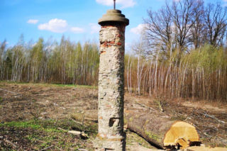 Kolumna z 1843 roku stanęła na drodze obwodnicy. Kryła historię zburzonego kościoła