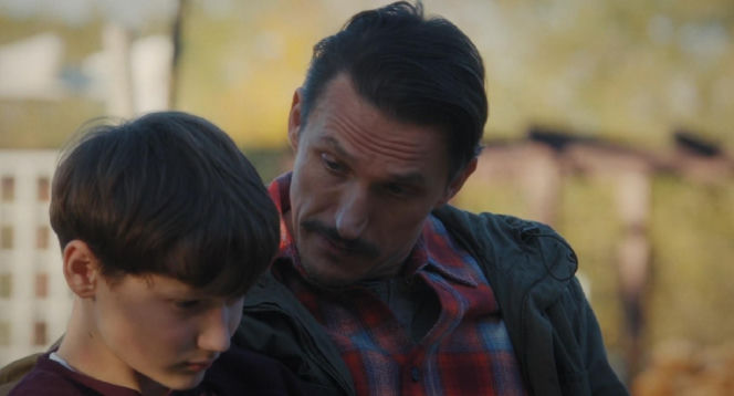 M jak miłość odc. 1921. Franek (Jarosław Śmigielski), jego ojczym Zawadzki (Marcin Sitek)