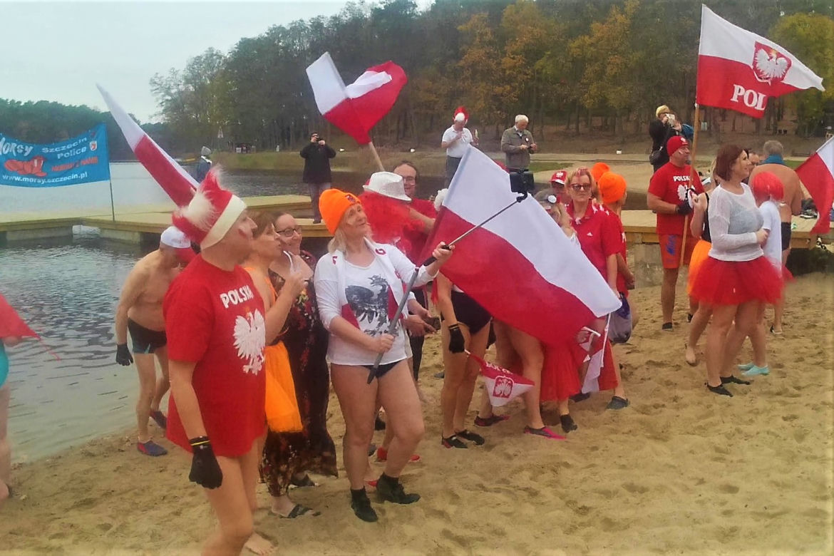 Szczecińskie morsy uczciły Święto Niepodległości