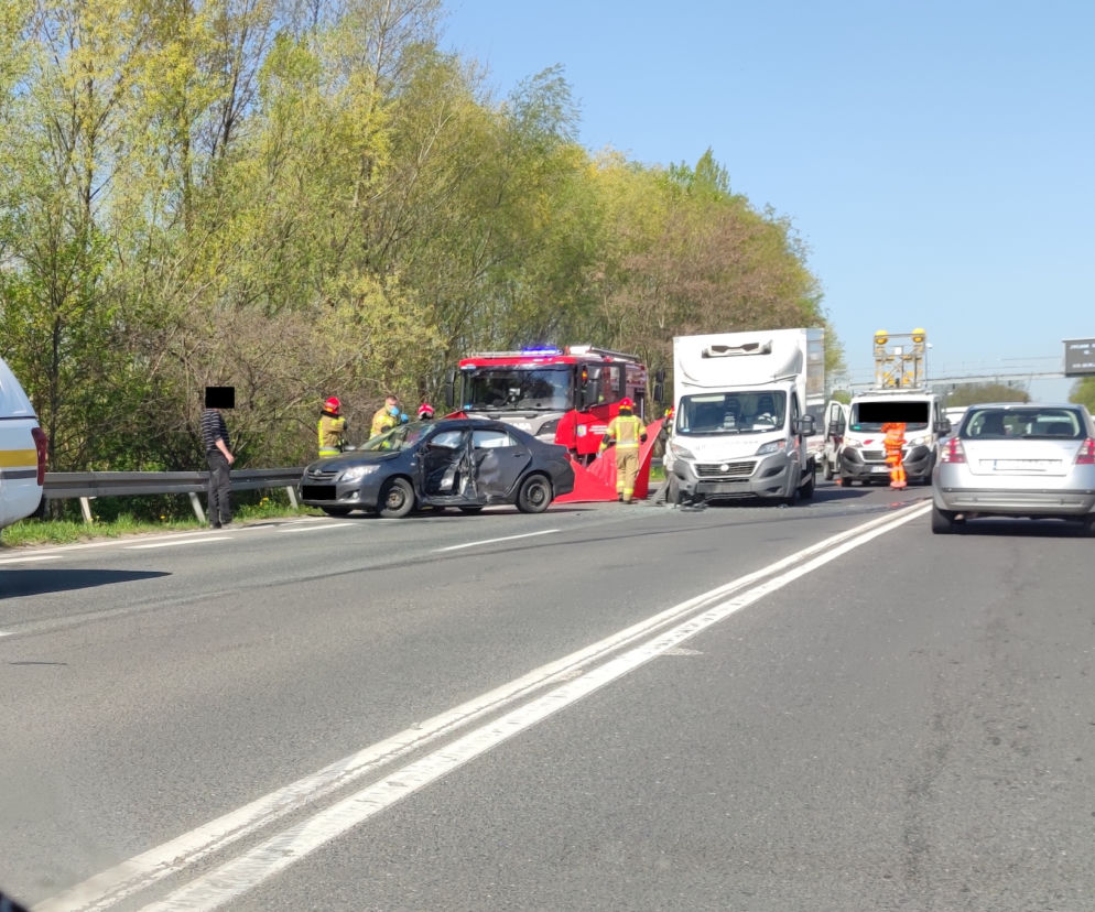 Śmiertelny wypadek z udziałem motocyklisty na DK88. Są potężne utrudnienia