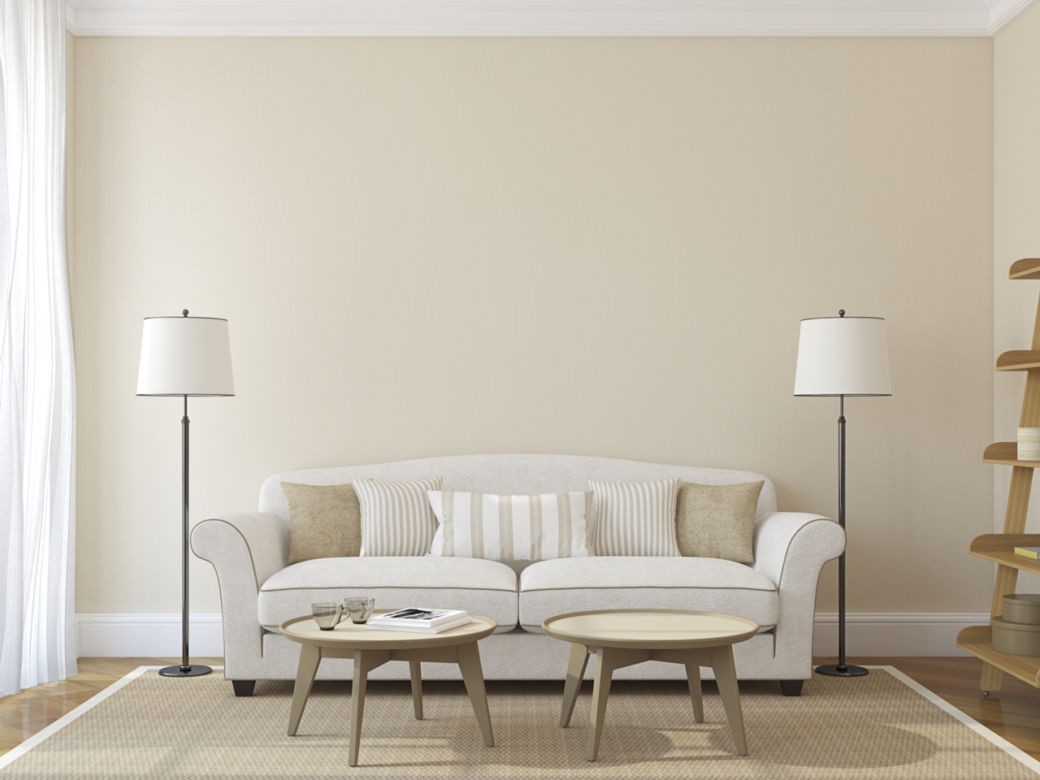 Beżowy off white z białą miękką sofą