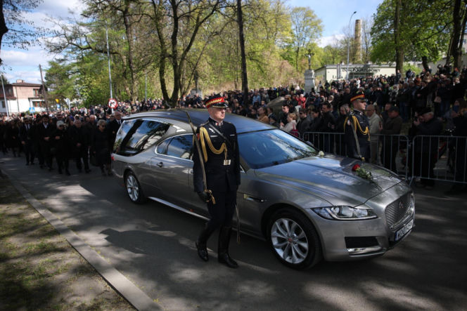 Ból, rozpacz, łzy. Poruszające sceny na pogrzebie Łukasza Litewki