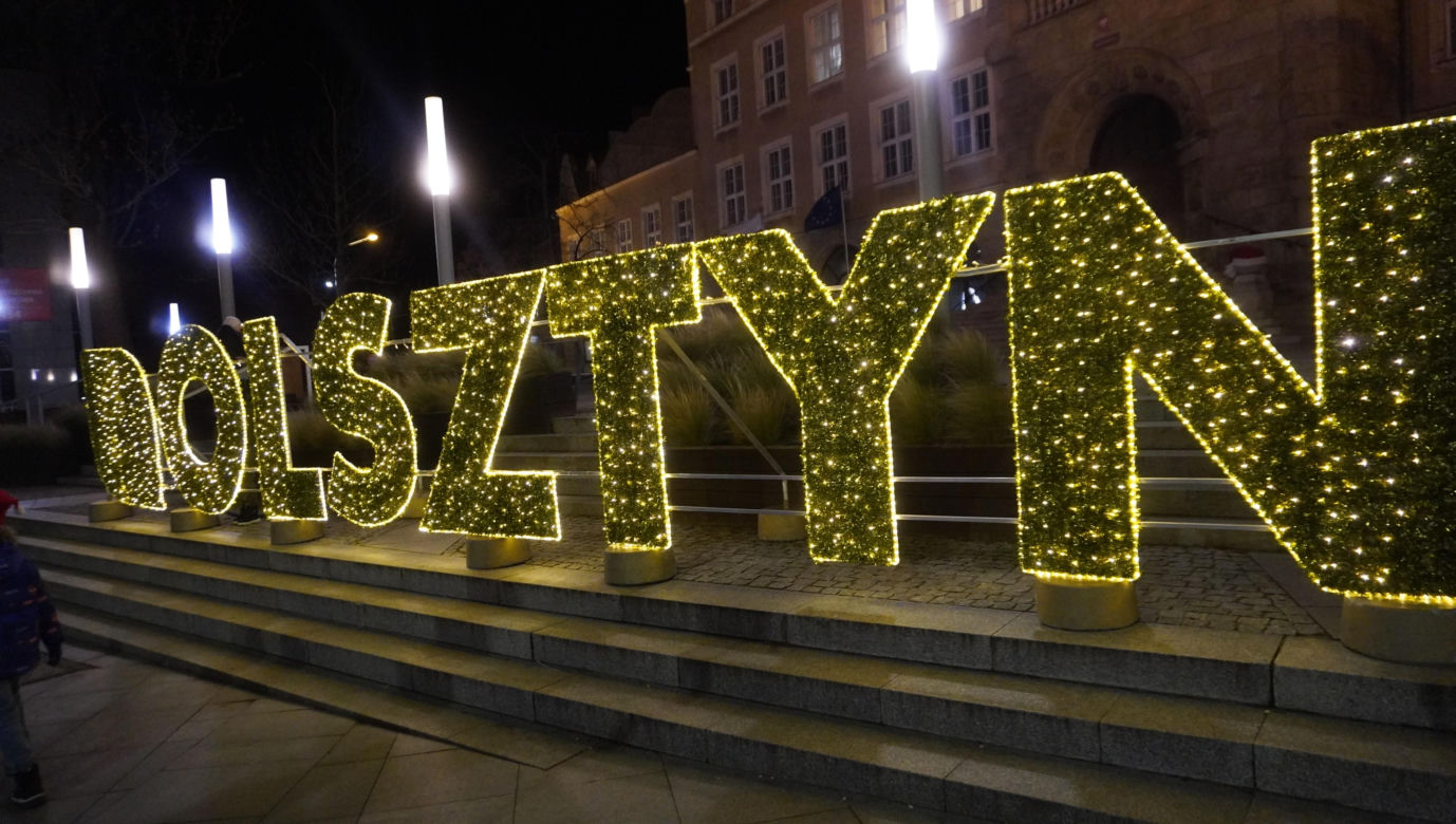 Olsztyn rozświetliły świąteczne iluminacje. Stare Miasto i centrum zachwycają!