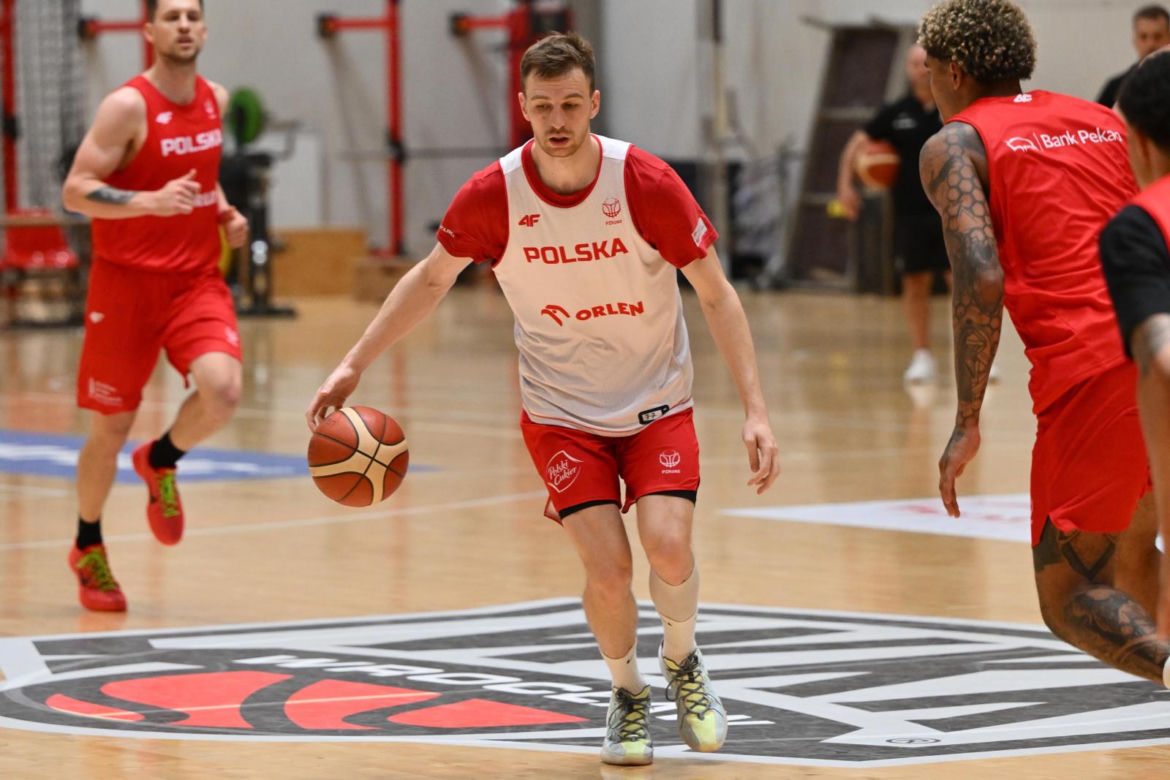 Jeremy Sochan trenuje z reprezentacją Polski we Wrocławiu. Zobacz zdjęcia. Kiedy mecze o Igrzyska Olimpijskie?