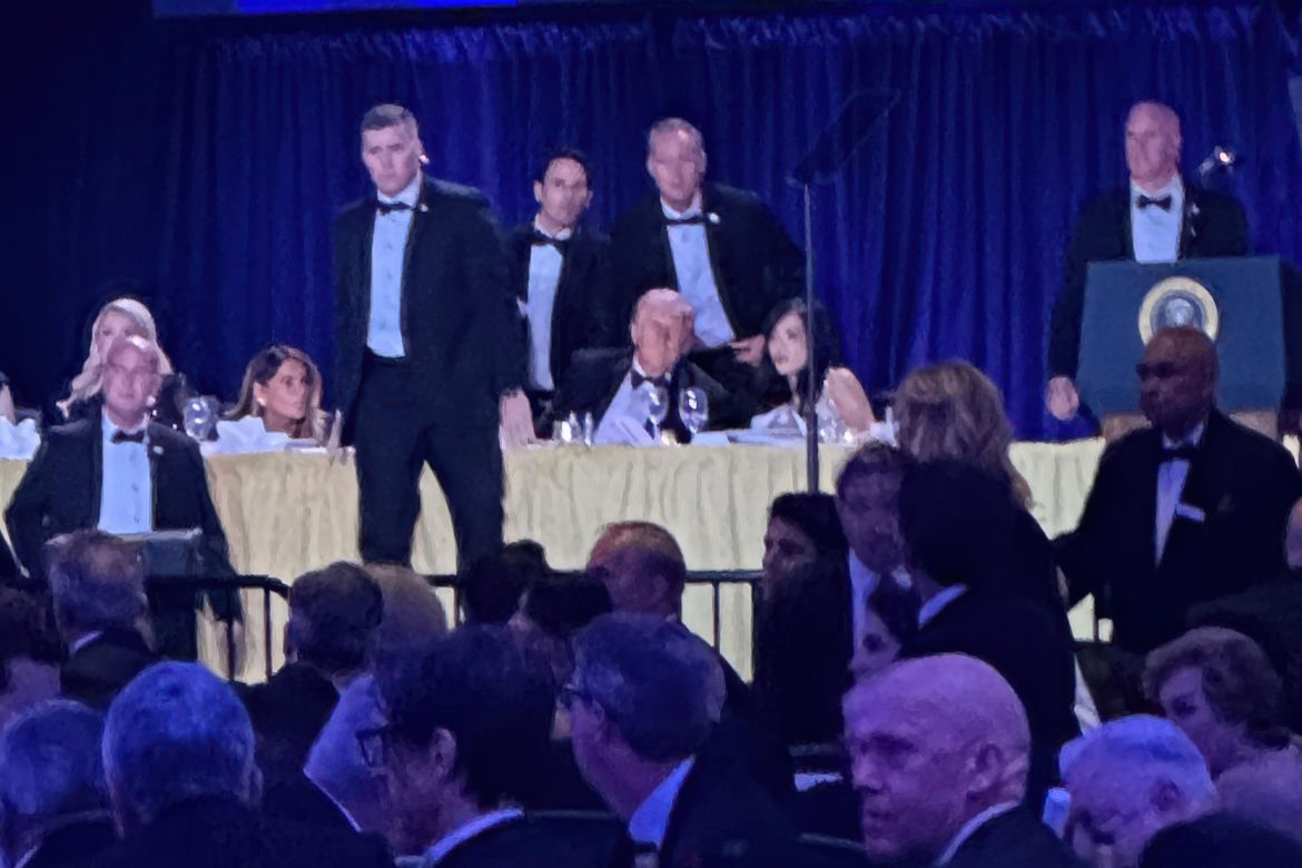 Strzały na kolacji z udziałem Donalda Trumpa