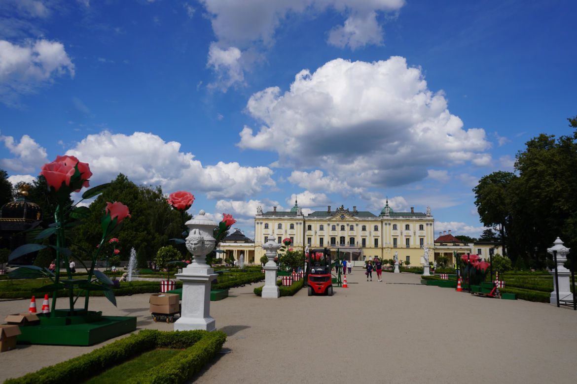 Nowa instalacja artystyczna przy Pałacu Branikich w Białymstoku