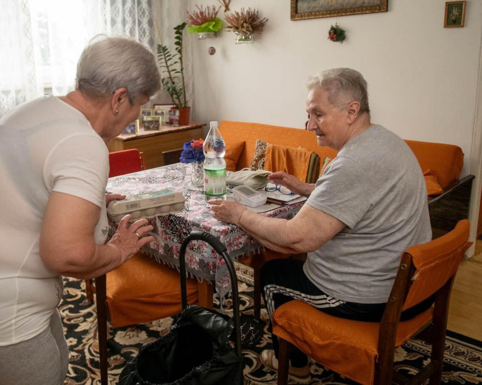 Od lat wspiera schorowaną sąsiadkę w potrzebie. Teraz pani Danuta jest za to wynagradzana
