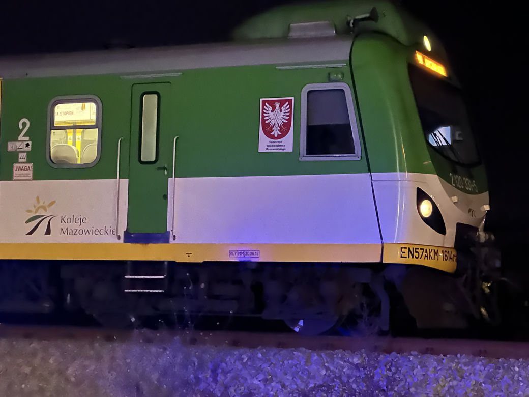 Makabryczny wypadek w Duchnicach. Pod kołami pociągu znalazł się mężczyzna. Nie żyje
