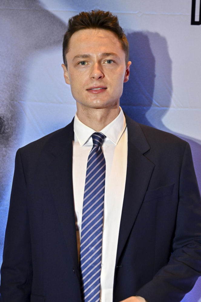 Tak przez lata zmieniał się Patryk Pniewski. Zaczynał jako idol nastolatek w "Pierwszej miłości"
