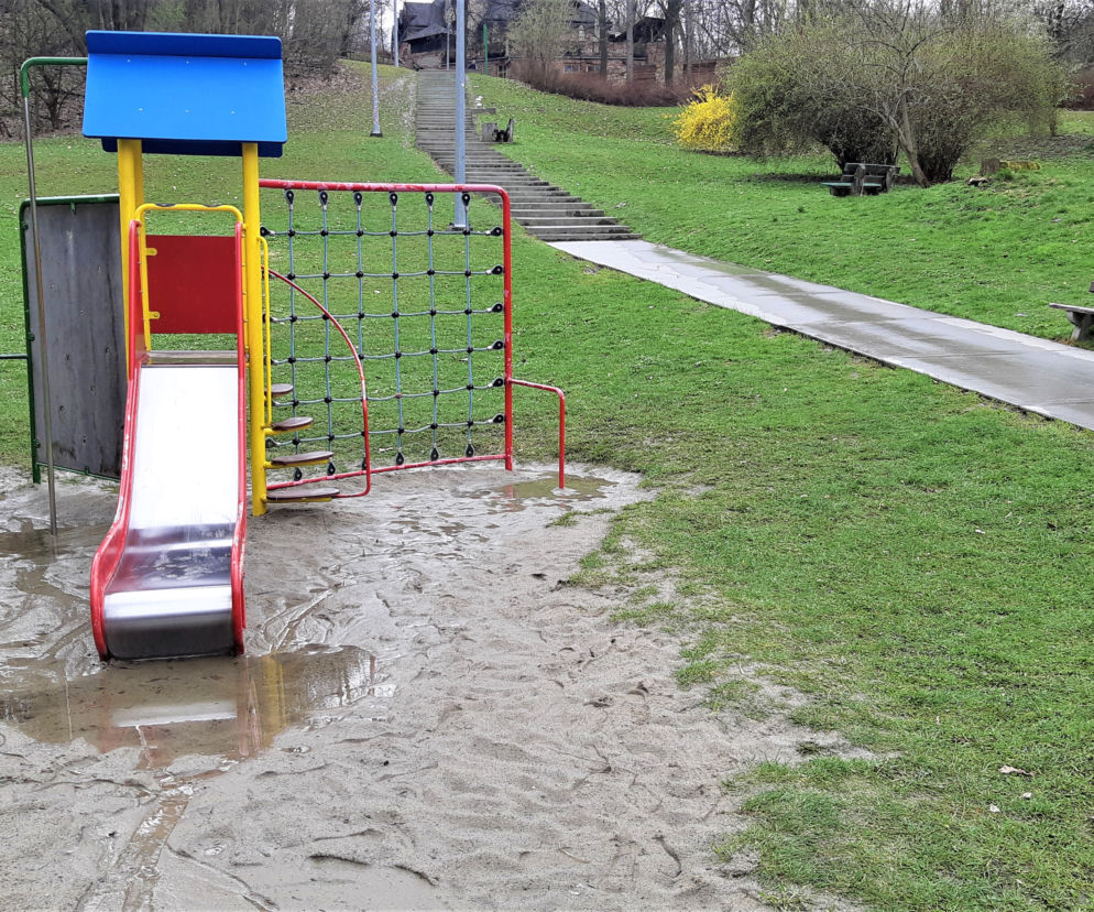 Wyciek wody pod górą św. Marcina