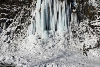 Na Podkarpaciu znów pojawiły się lodospady. Są określane cudem natury