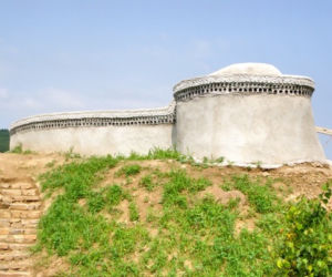 Living machine - Earthship samowystarczalny dom ekologiczny z odpadów 