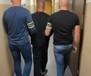 Miał dość tonu teściowej, chwycił za maczetę. Najpierw pociął mamusię i partnerkę, później dał im koce 