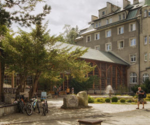 Pociągi wróciły, a kurort znów żyje. To polskie uzdrowisko podbija serca turystów