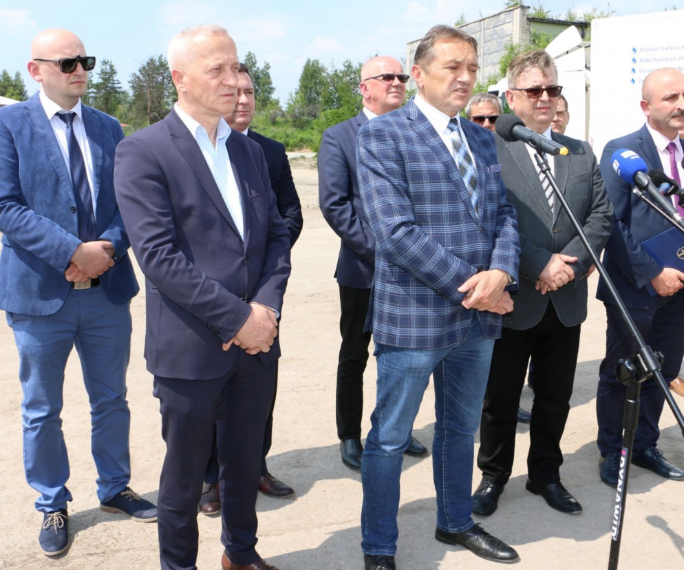 Konferencja prasowa kieleckiego zarządu powiatu