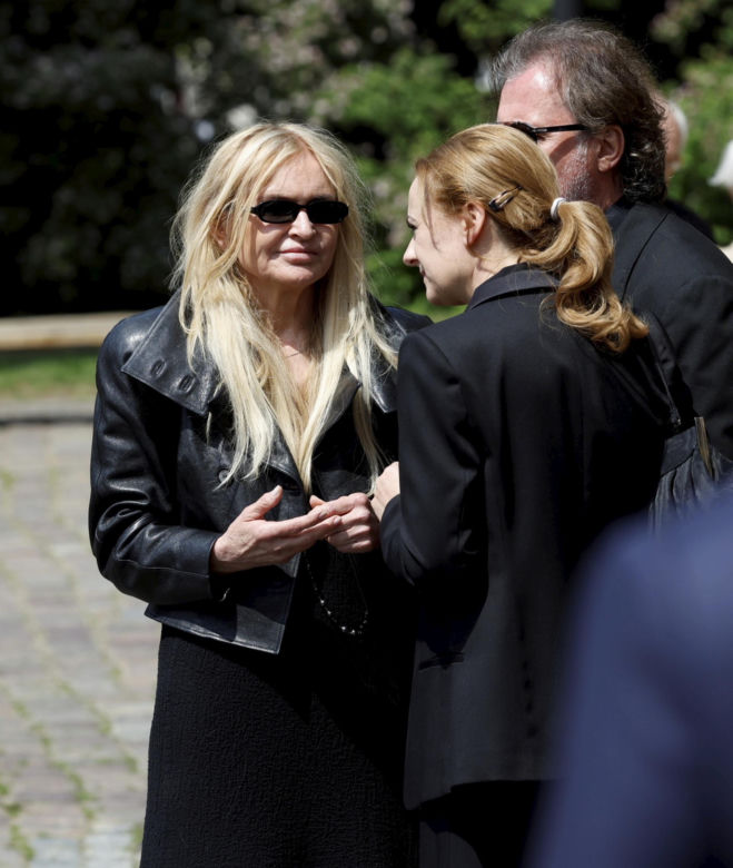 Monika Olejnik na pogrzebie senatora Piesiewicza. Towarzyszył jej ukochany
