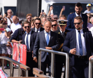 Święto Wojska Polskiego. Donald Tusk na jachcie w Gdyni.