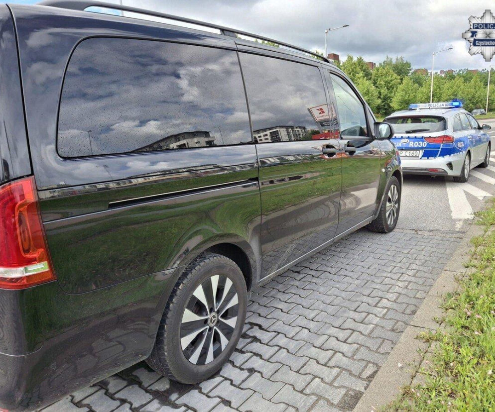 Jechał karawanem kompletnie pijany. W środku przewoził trumnę z ciałem