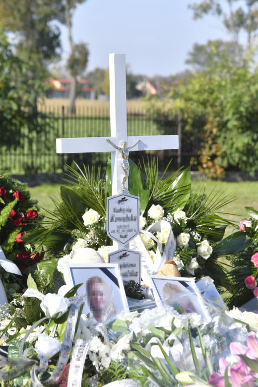 Ciała Magdy i Gabrysi złożone w grobie