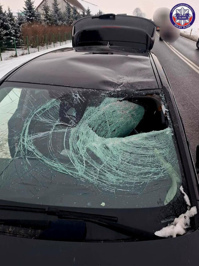 Pełczyce. Tafla lodu rozbiła szybę w BMW
