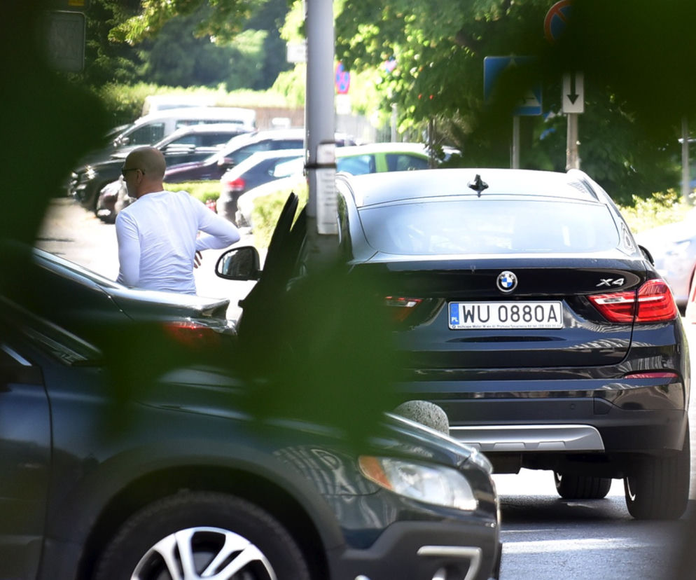 Mówi, że jest biedny, a jeździ autem za 200 tys. złotych
