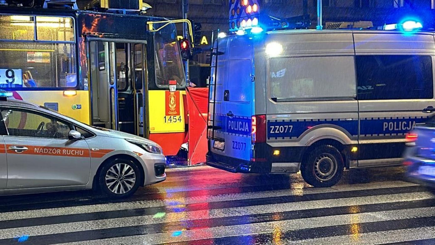 Staruszka wpadła pod tramwaj na przejściu dla pieszych! Tragedia w centrum