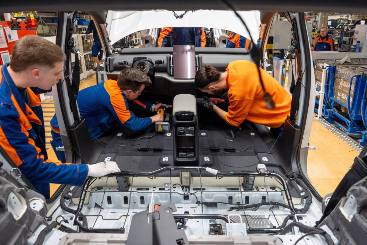 Produkcja Volvo EX30 w Gandawie