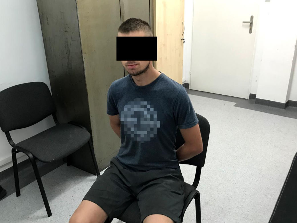 Włamywacze zatrzymani przez policję z Torunia. Zrobili podkop pod garaż