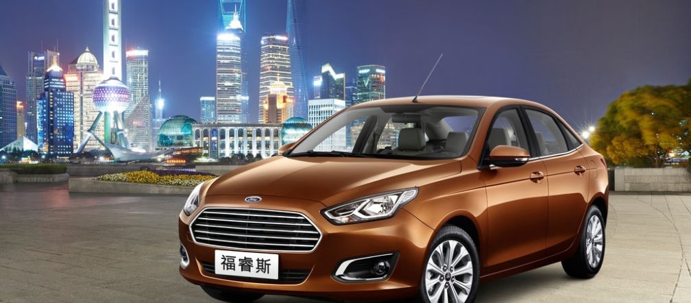 nowy Ford Escort 2015