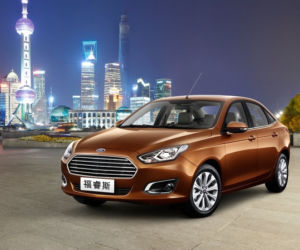 nowy Ford Escort 2015