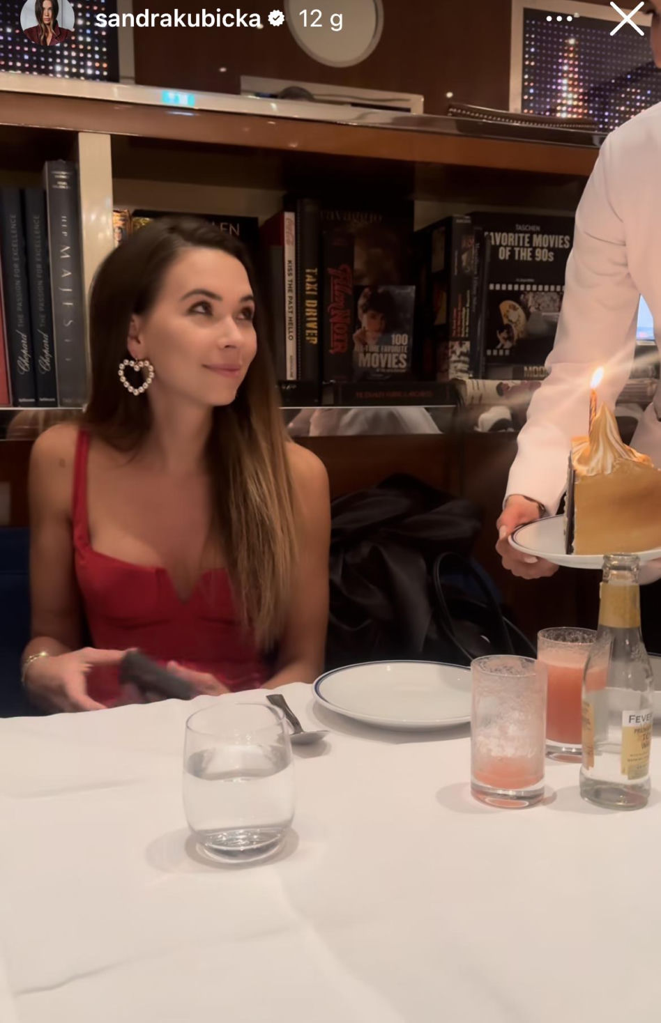 Sandra Kubicka pokazuje mężowi co stracił